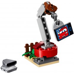 LEGO 10733 Mater's Junkyard