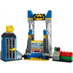 LEGO 10753 The Joker Batcave Attack